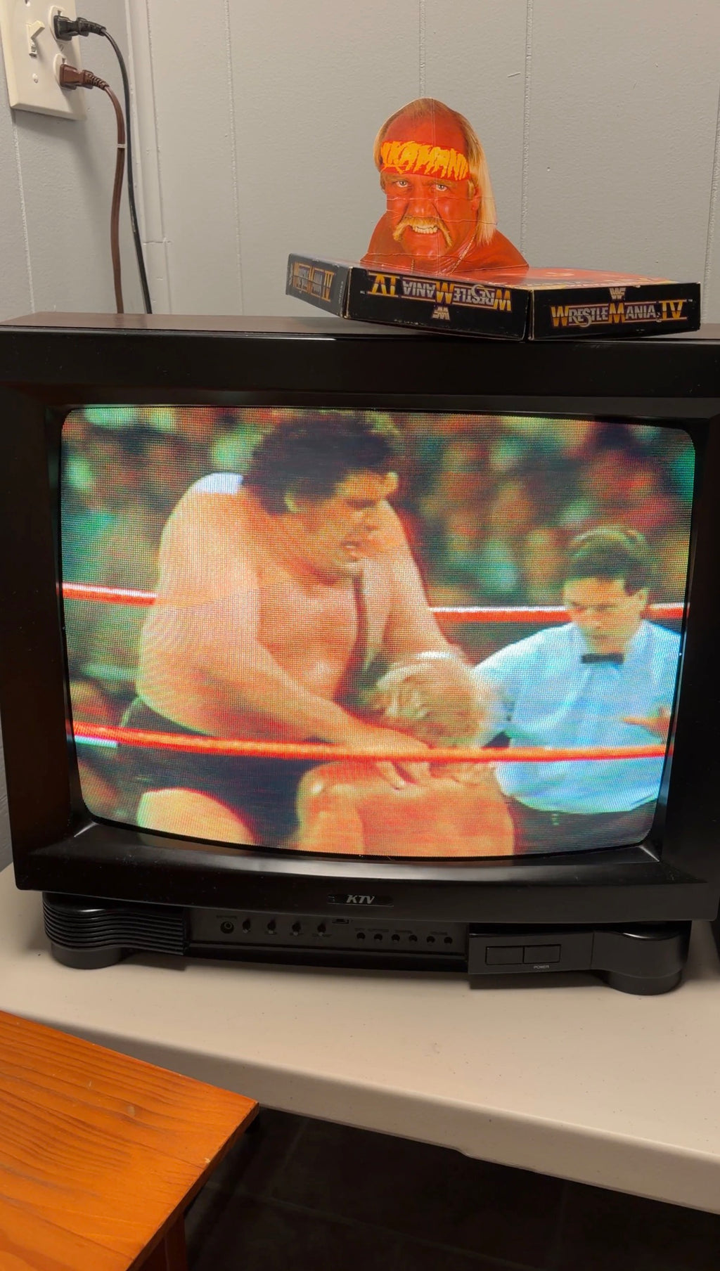 WWF WRESTLEMANIA IV . 2 VHS . COLISEUM VIDEO